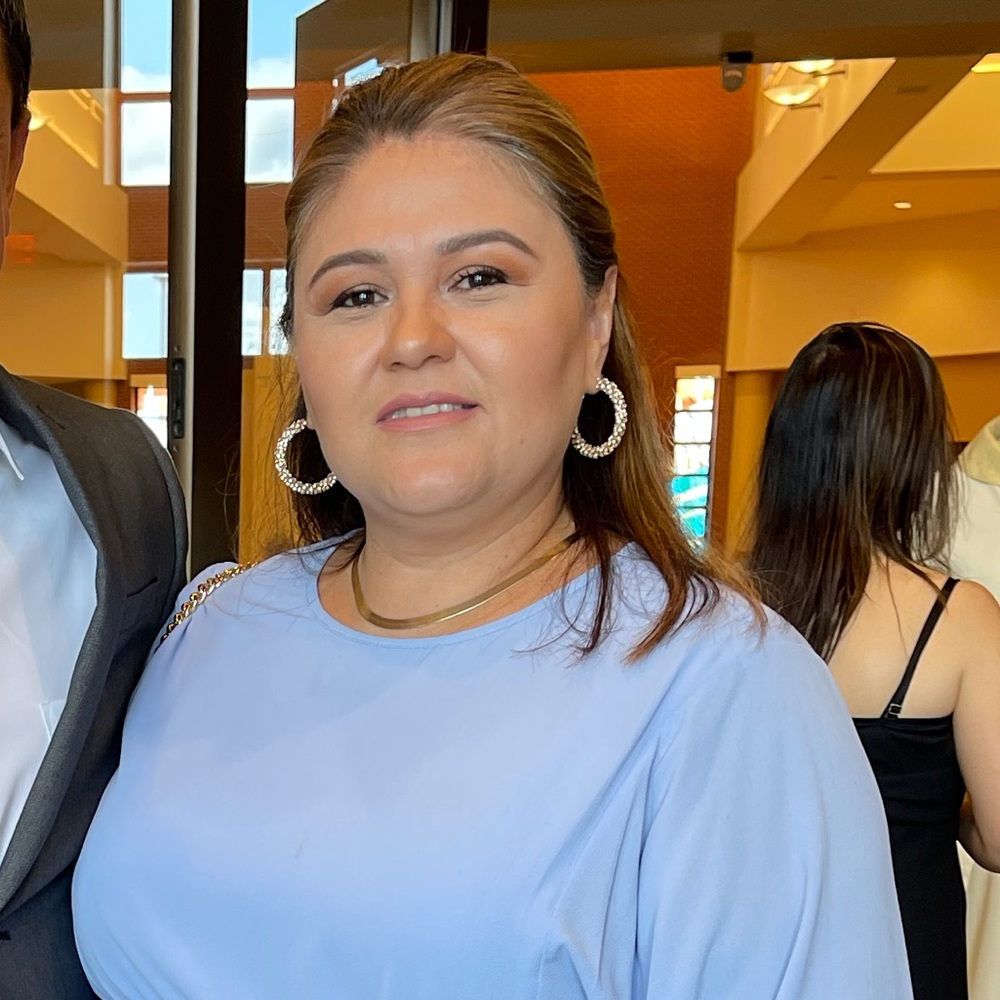 Meet your Posher, Esmeralda